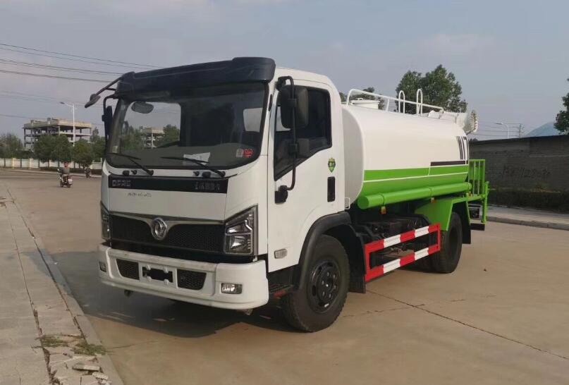 東風多利卡綠化噴灑車