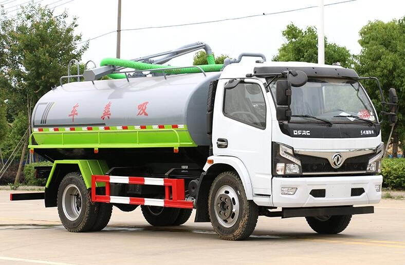東風多利卡吸糞車