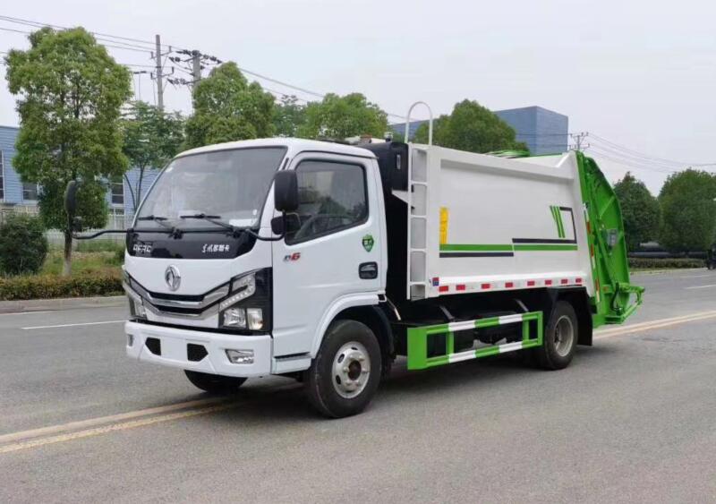 東風小多利卡壓縮式垃圾車
